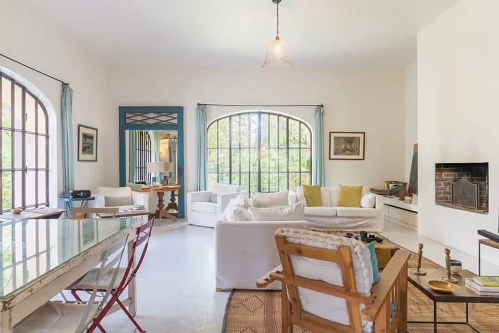 New Bastide Couronne d Aix Luxury in Aix-en-provence A Sophisticated Retreat for Families and Friends