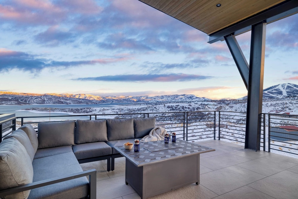 Mins to Deer Valley Lift Firepit, Game Room, Views, 5bdr Orion by Avantstay