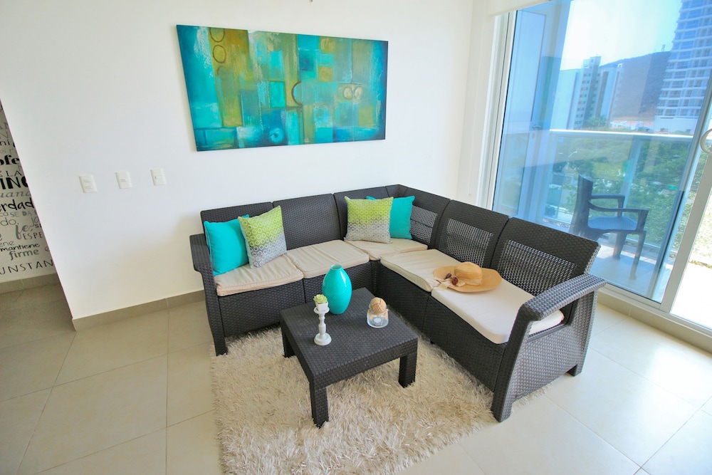 Apartamentos SOHO Elite - Frente al Mar