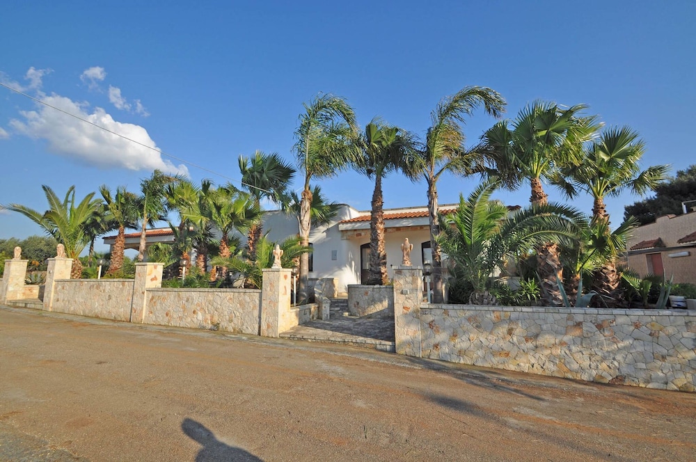Villa Magnolia 2 - 8 Posti a Pochi Metri dal Mare