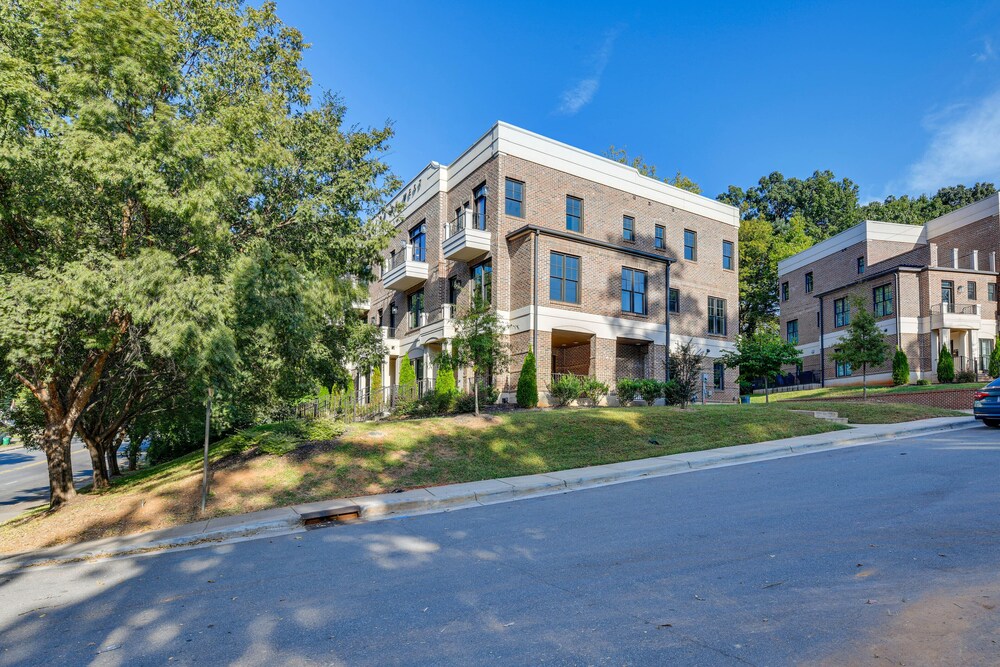 South End Charlotte Townhome < 2 Mi to Uptown! view 2