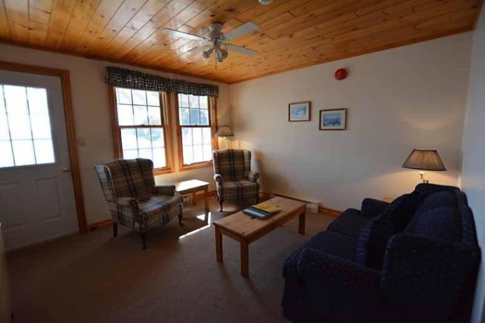 Port Cunnington Lodge