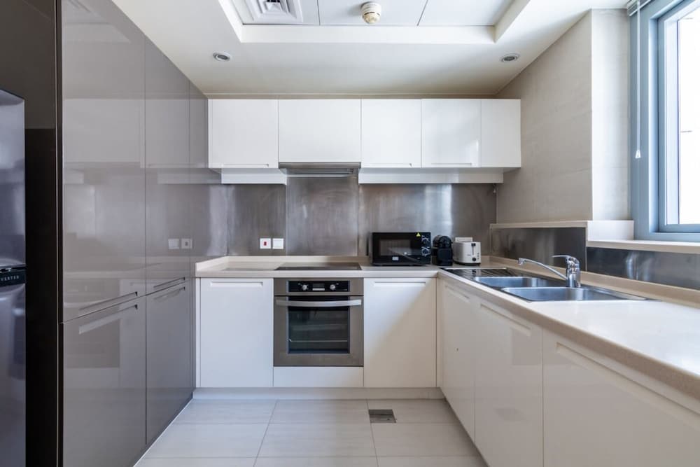 Silkhaus Brand New Modern Tower 1BR Downtown