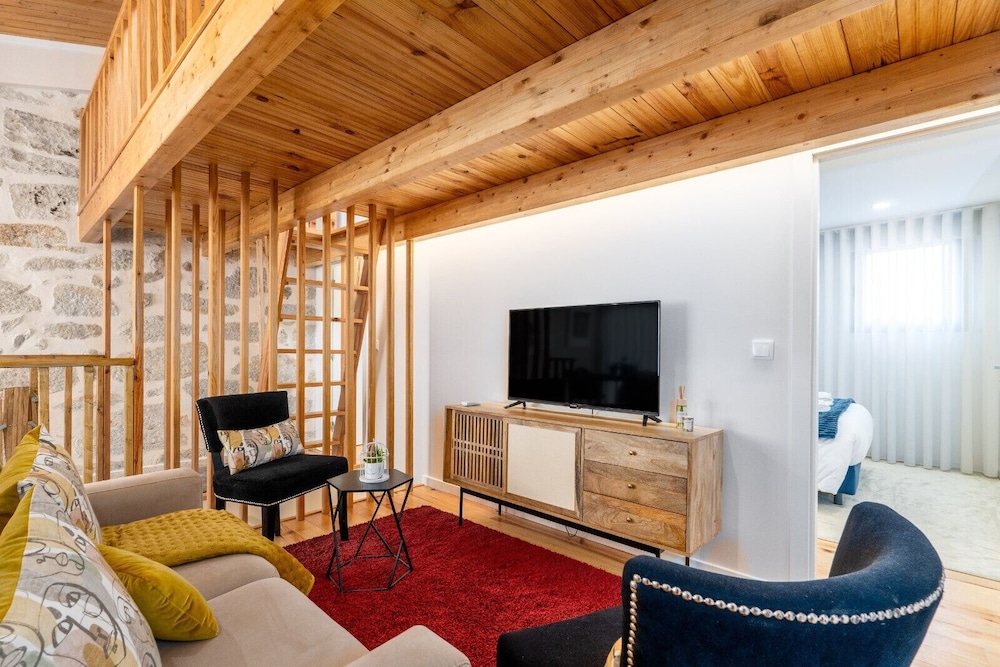 City Center Comfort Apartment B by Vacationy