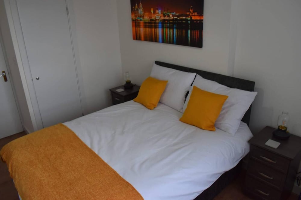 Remarkable 2-bed Apartment in Leafy Sefton Park photo 4