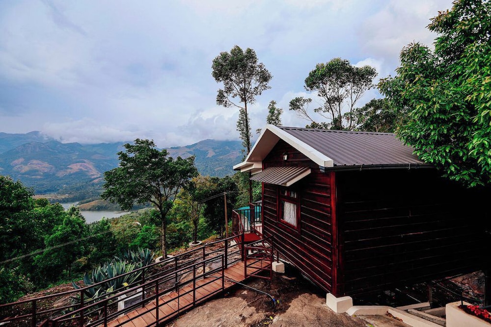 Hilltop Munnar by Fracspace view 4
