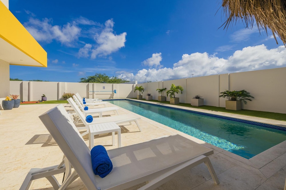 NEW Premium 4BR Large Pool Outdoor Kitchen
