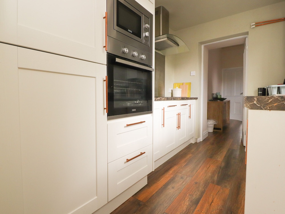 1 Lytham Terrace