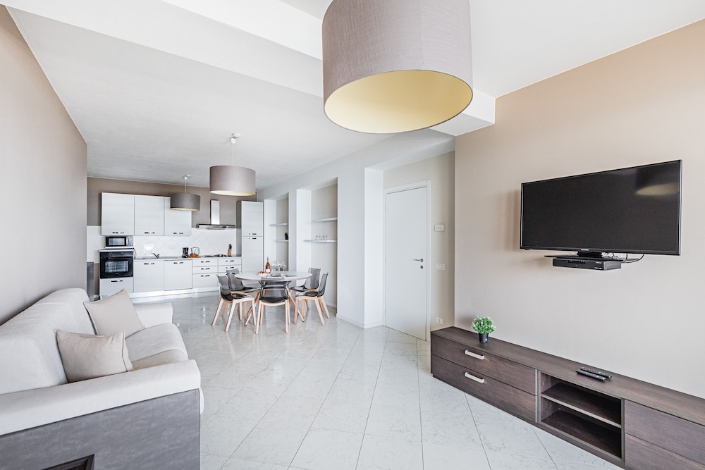 Residenza Miralago - 24 Clodia - Locazione BK