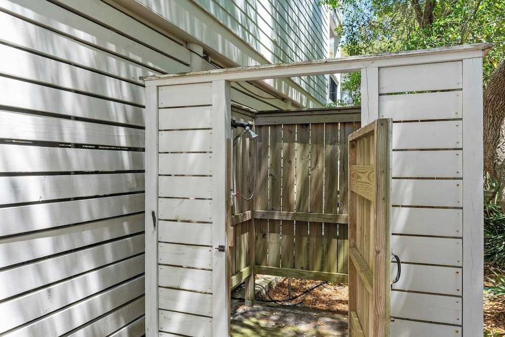 30A Beach House w/ Private Pool, Fire Pit, BBQ & Golf Cart to Rosemary Beach