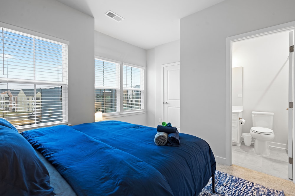 Luxe King 3BR Townhouse Uptown Charlotte