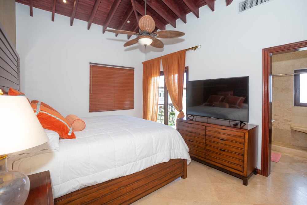1111 Pearl Court at Pristine Bay view 5