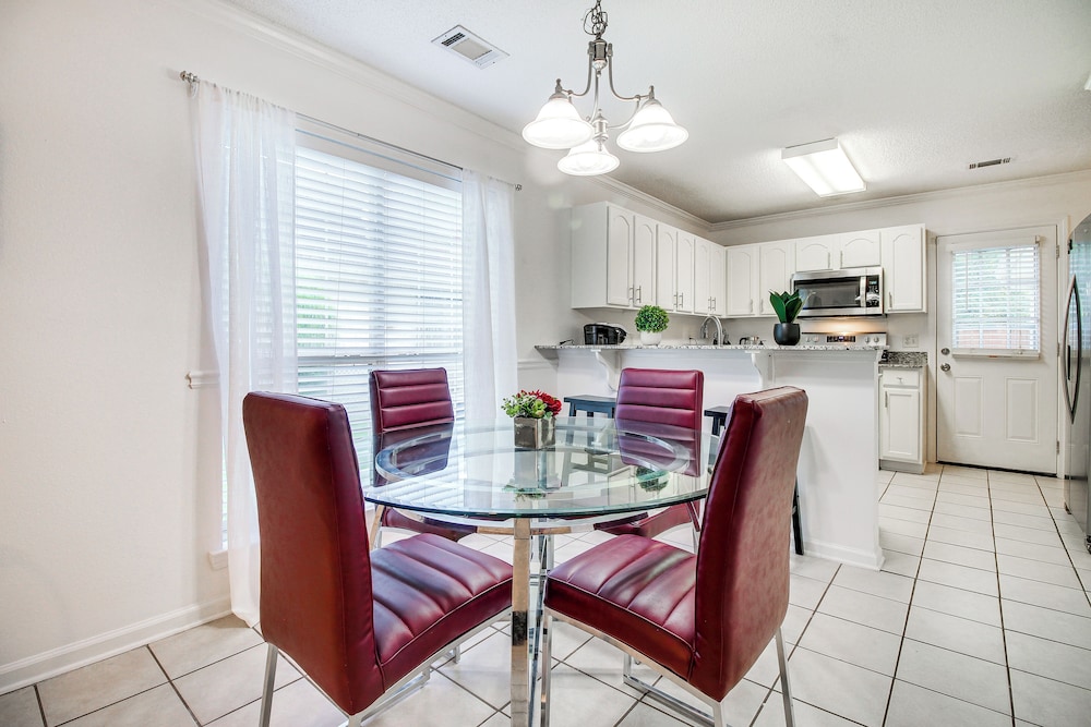 Charming Savannah Vacation Rental w/ Game Room! view 5