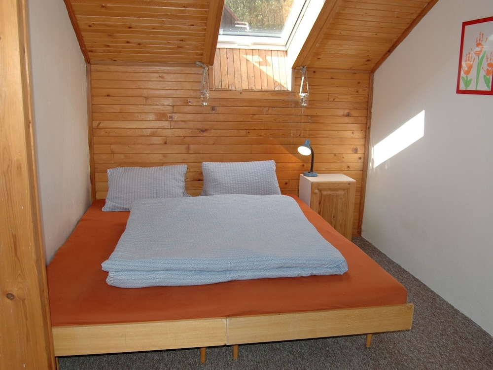 Spacious Cottage in the Giant Mountains, Near the Ski Slopes view 2