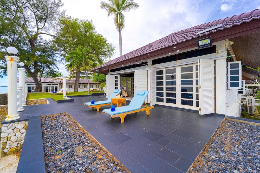 Oceanfront 6 Bedroom Twin Villas OV6