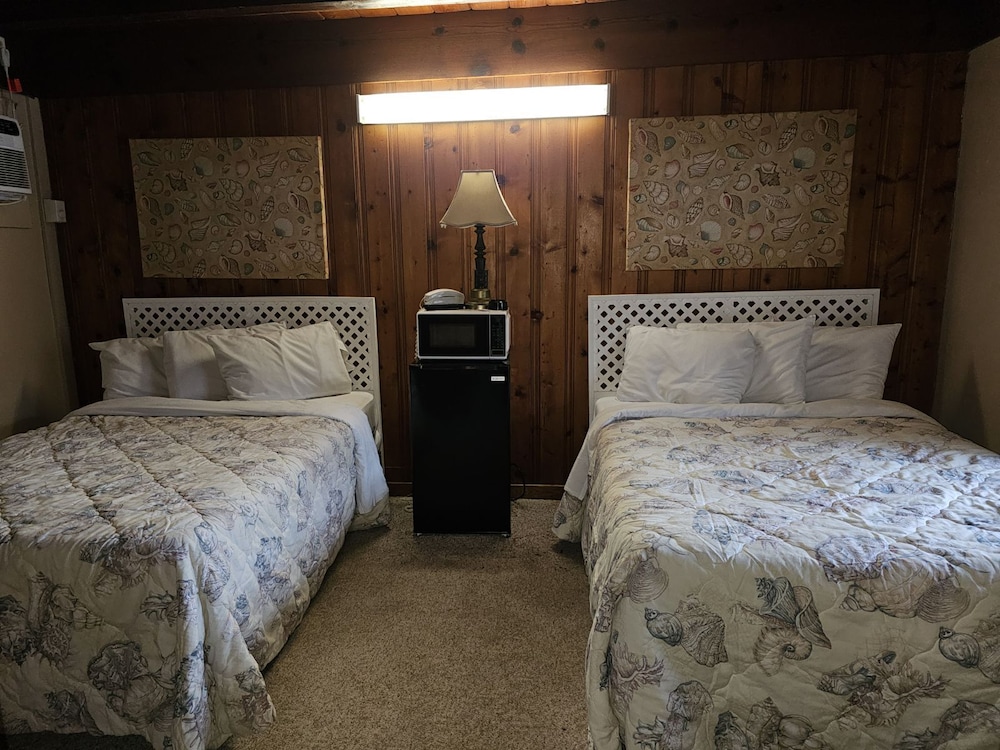 Captain's Cove Motel
