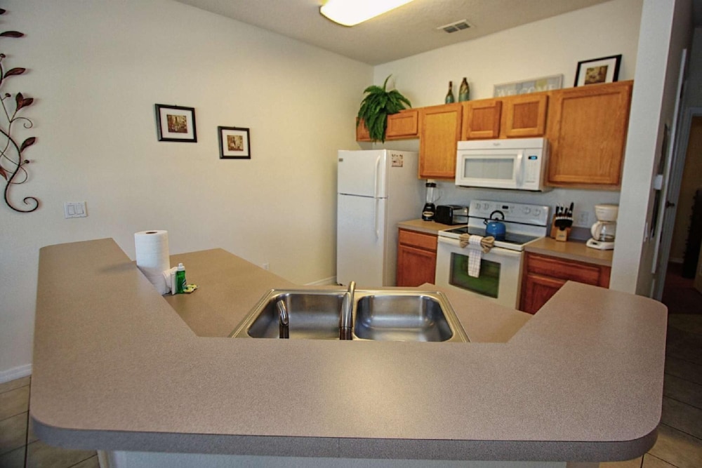3031 Encantada view 4