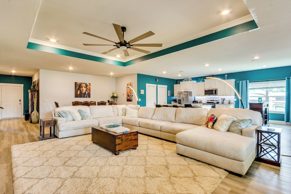 Pet-friendly Pensacola Home w/ Fenced Backyard