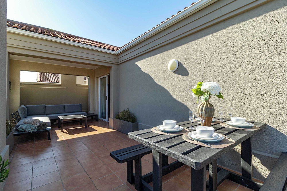 2 Bedroom, Mountain View Penthouse, Century City