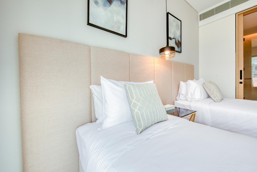 Luxury Sea View 3BR Maid Apt at the Address JBR