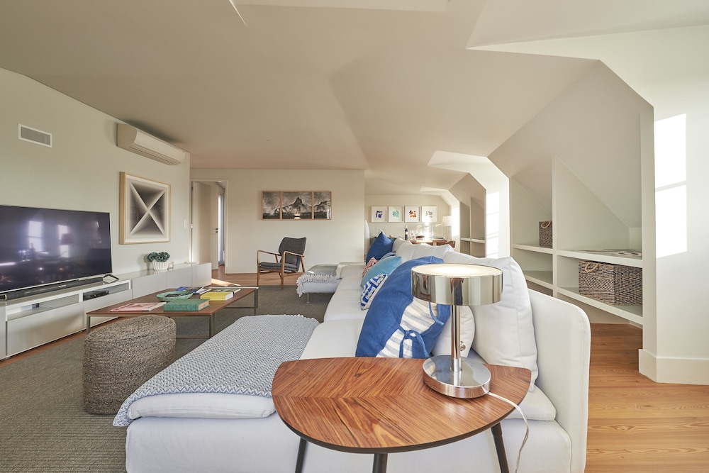 Lisbon Five Stars Apartments - Bica 246