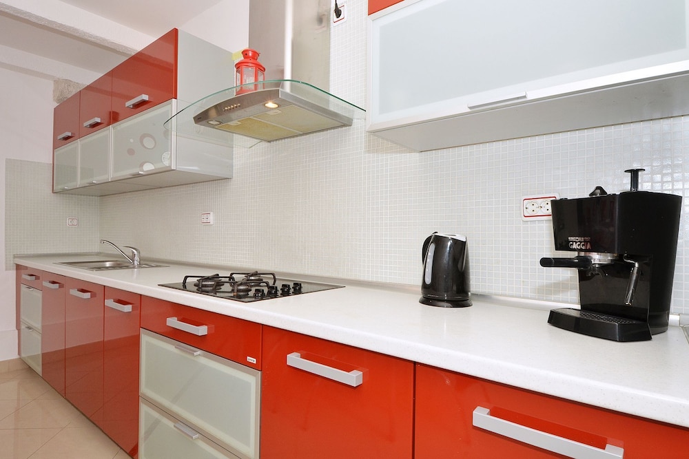 Irvin - Sweet Apartment - A1 view 3