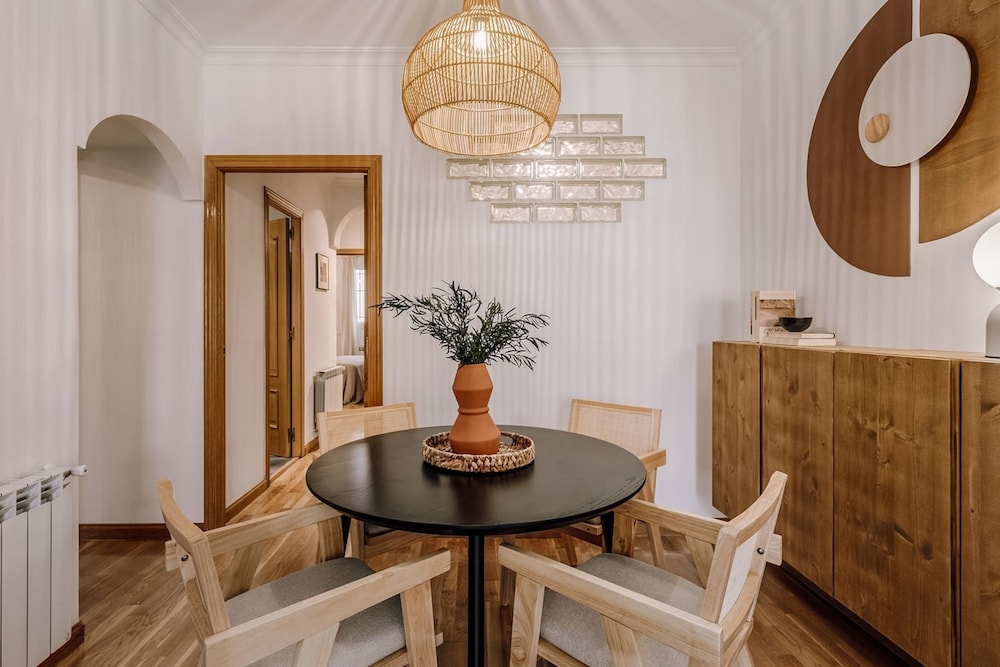 Quirigua - 2 Bedrooms and Office in Chamber