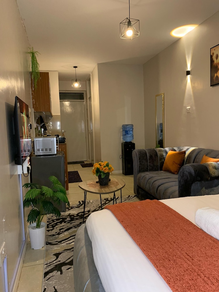 Lux Suites Coral Bells Studio Apartments