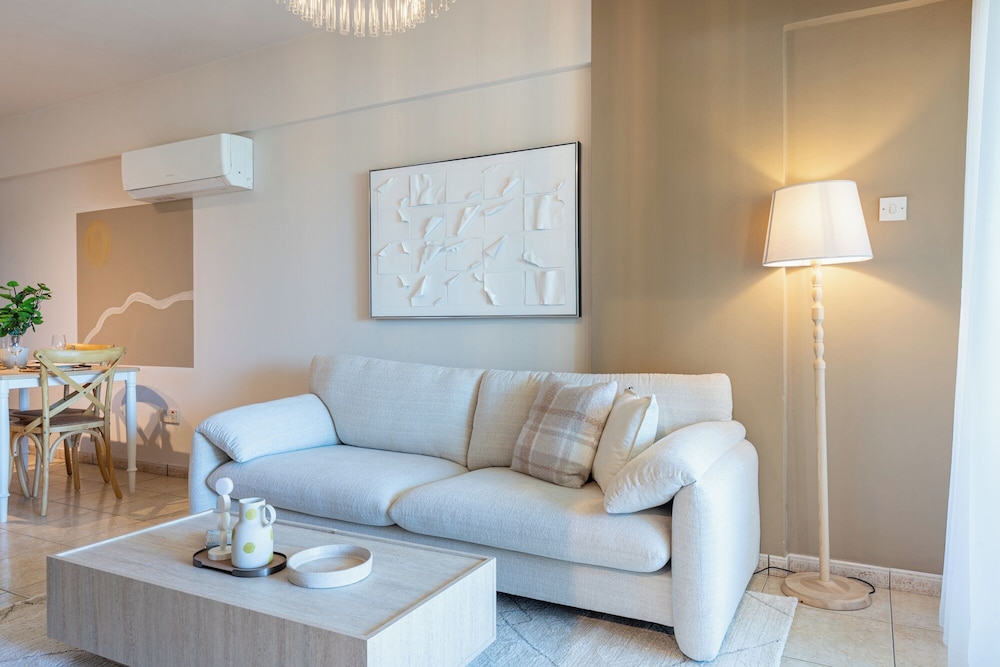 Calina - 3-BR Apt & Pool in Mackenzie