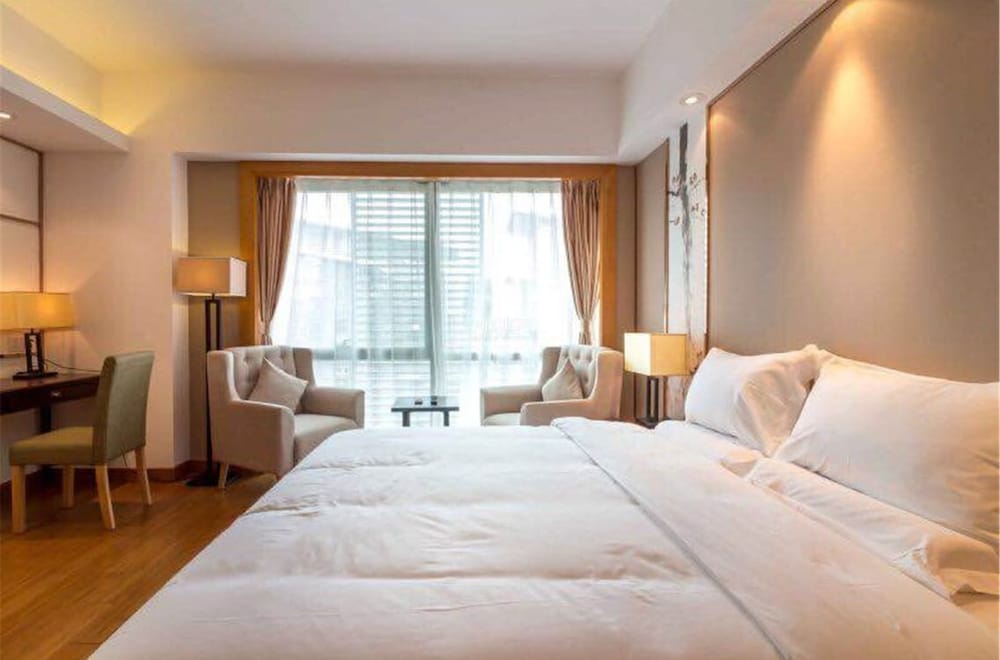 Guangzhou Jiayu Hotel view 2