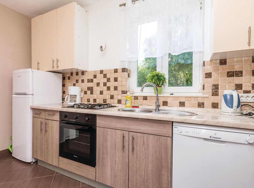 Elegant Brsec Apartments With Sea View