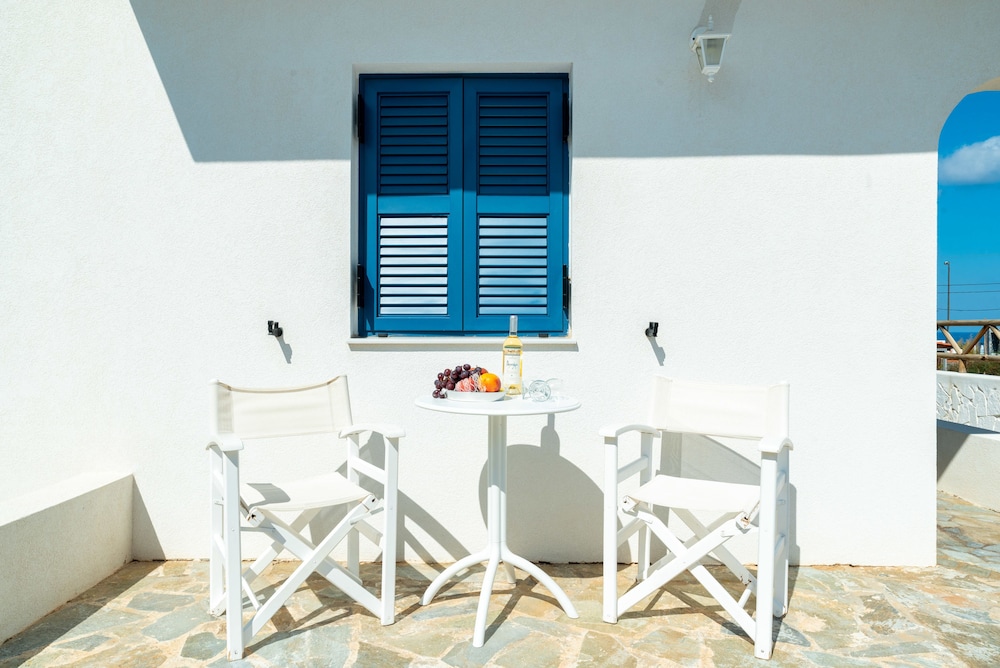 Okirroi Villas