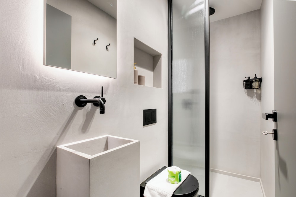 Belmont - 2 Bedroom Apartment in Athens