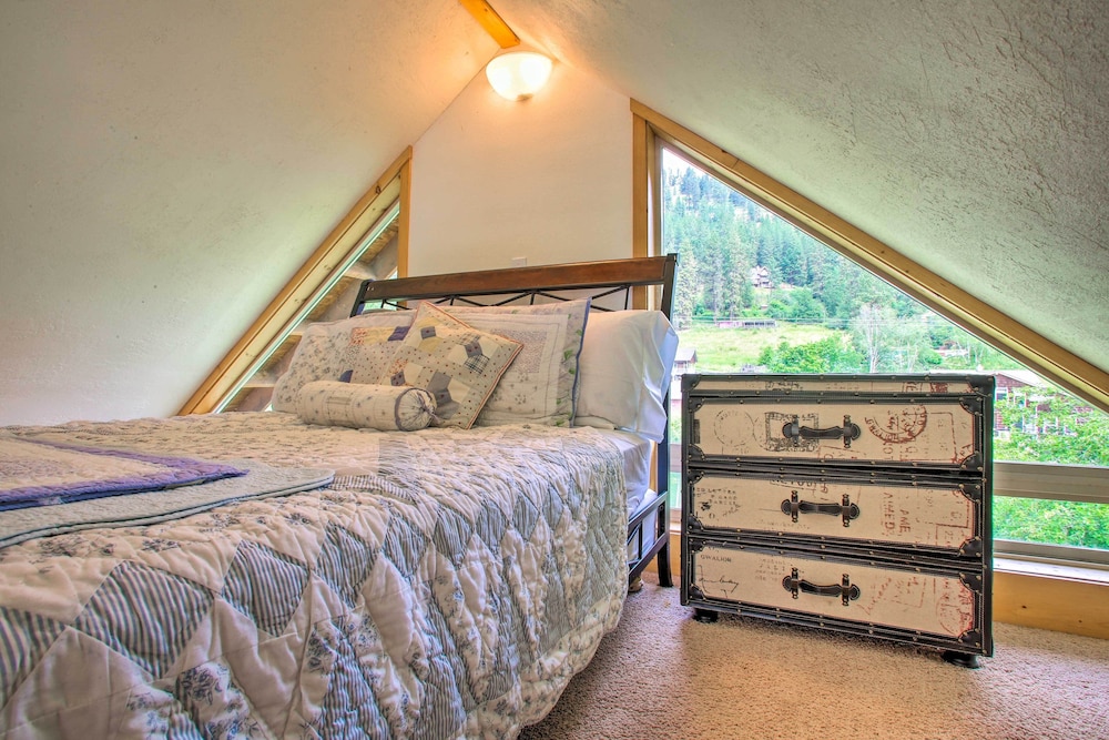 Waterfront Cabin w/ 2 Boat Docks & Mtn Views! view 5
