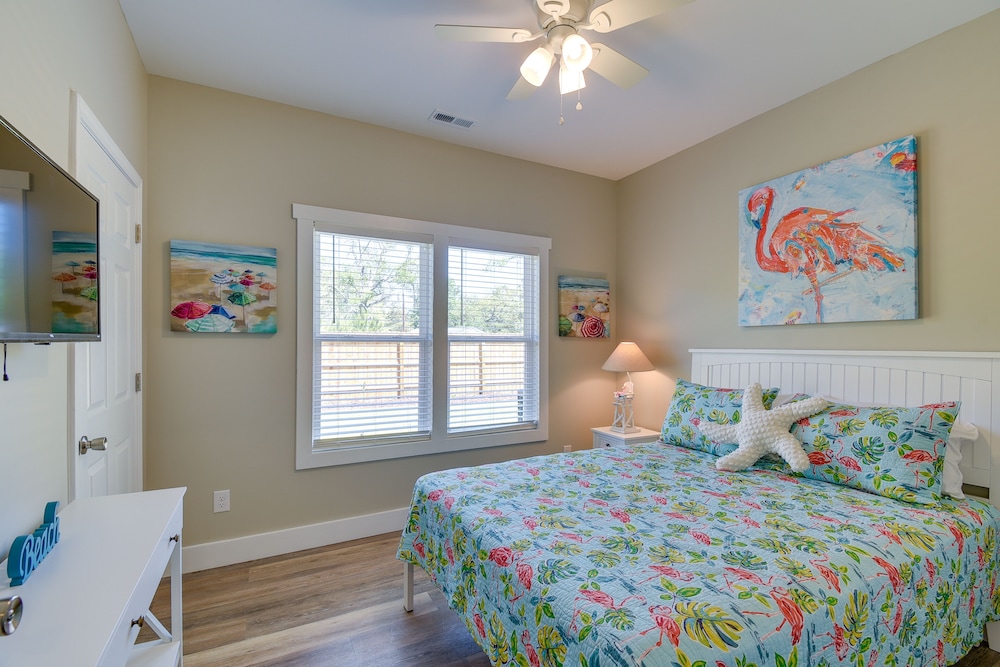 Lovely Vacation Home ~ 1 Mi to Ocean Isle Beach! view 3