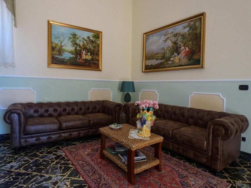 Palazzo Giovanni en Acireale — lounge