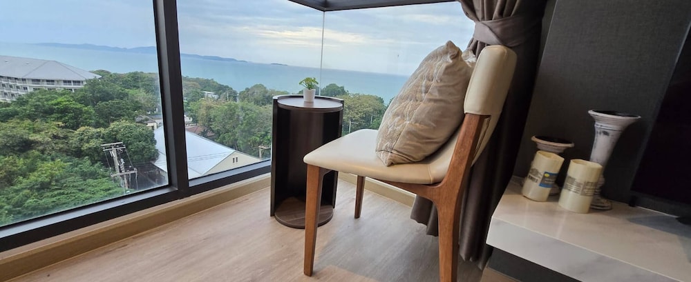 Sea View 2 Bed Room Luxury - Perfect Location