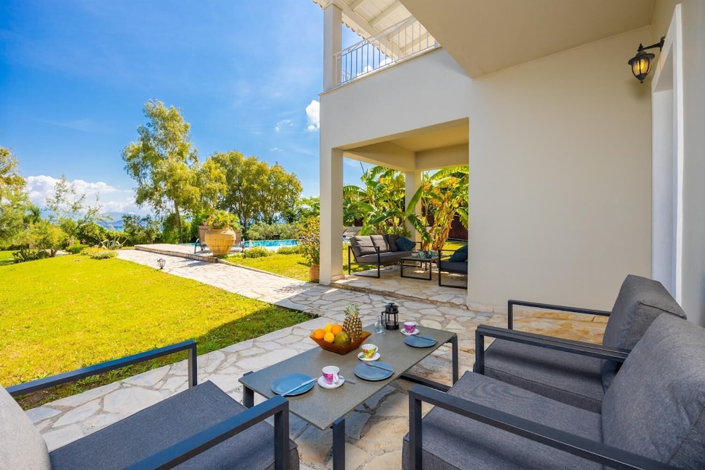 Ormos Beach House in Apraos