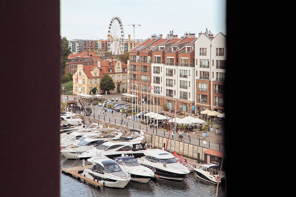 Granaria Premium River View by Downtown Apartments