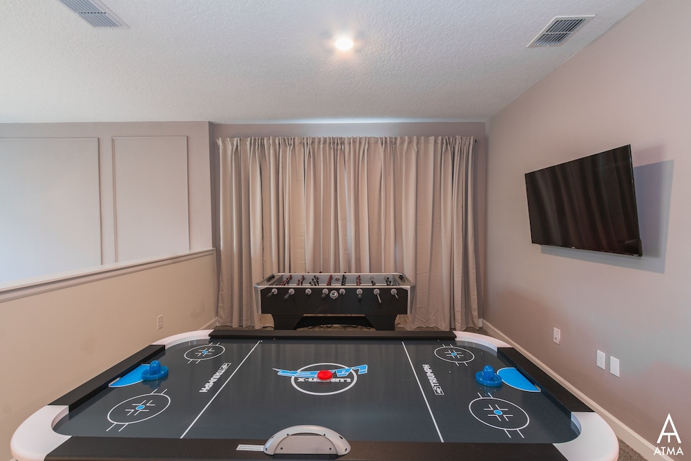 8975bsw - The Retreat At Championsgate 5 Bedroom Home by RedAwning view 2