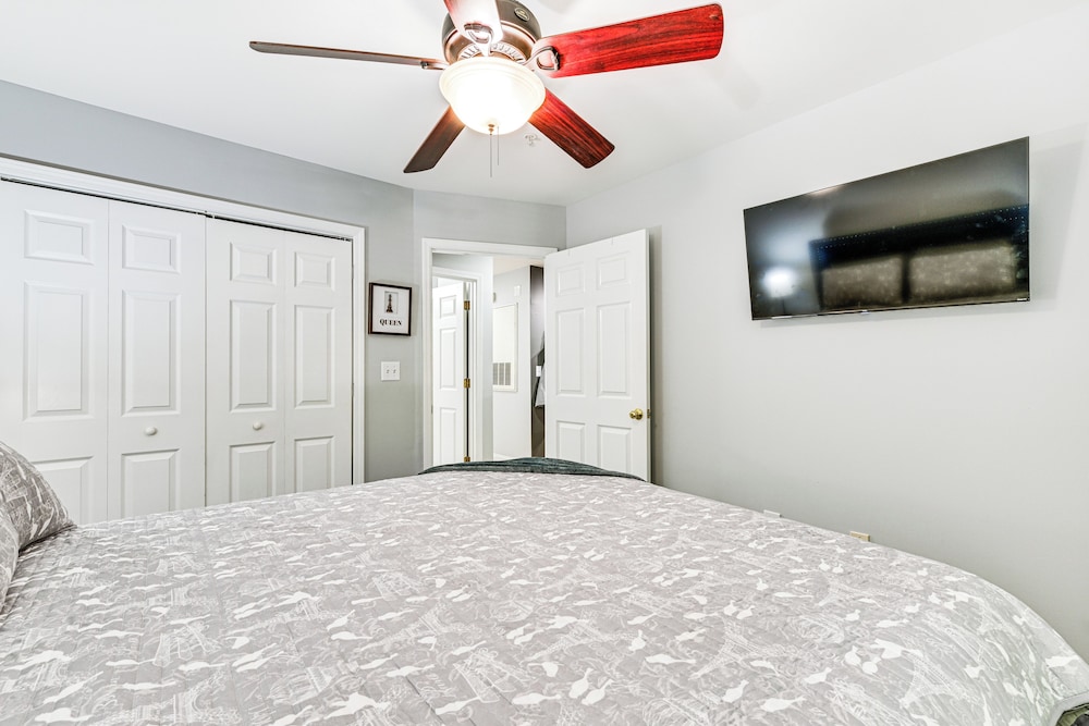 1/2 Mi to Bank of America Stadium: Uptown Condo!