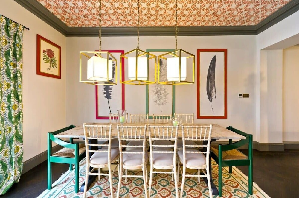 Colourful 3 Bed Kensington Garden Flat