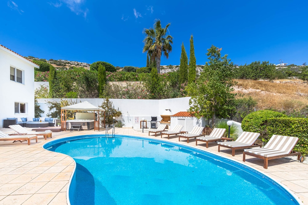 Villa Atlantica