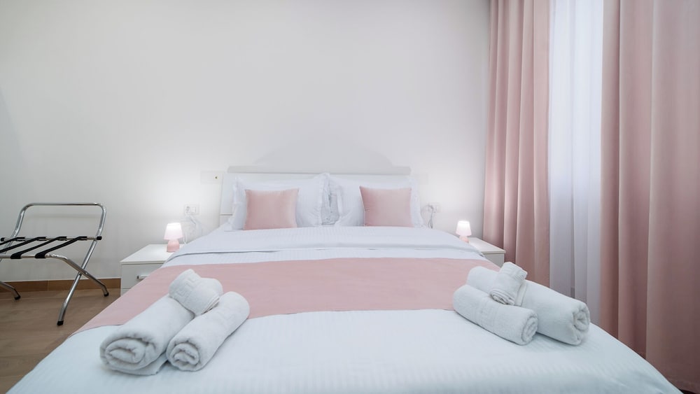 Lovely Rooms by Rentbeat