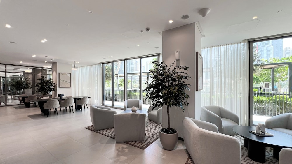 Grande Suites by Hostiva - Burj View