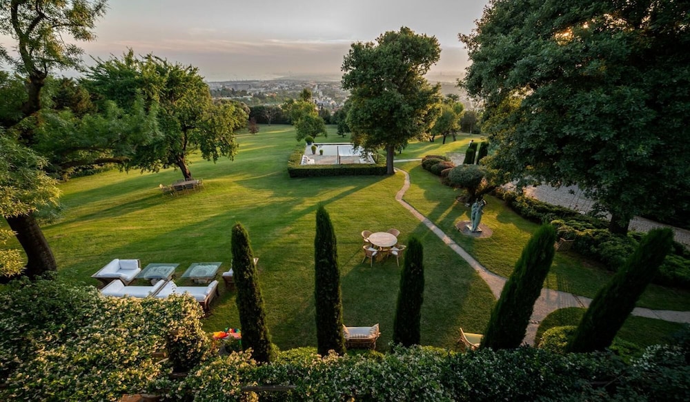 Enchanting 22 000m2 Property and Elegant 5 Bedroom Manor