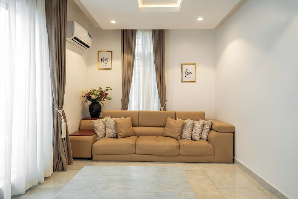 George Residence Ologolo Lekki