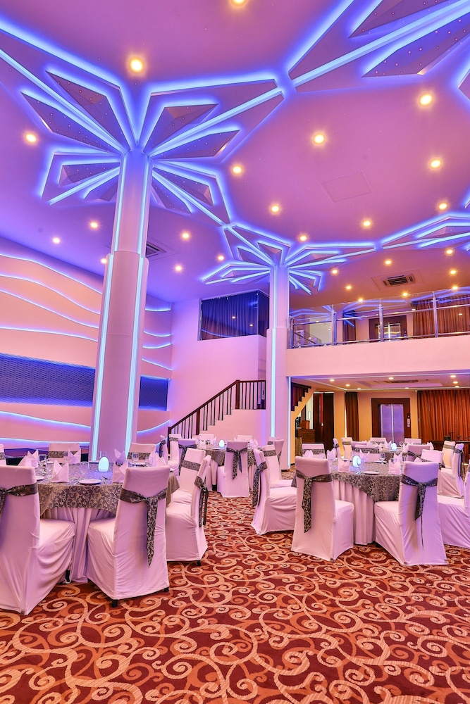 meeting & event spaces