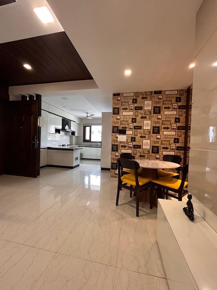 HomiStay - 3BHK