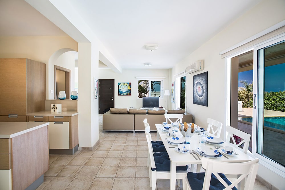 Beautiful Villa With Private Pool, Paralimni Villa 1235 view 2